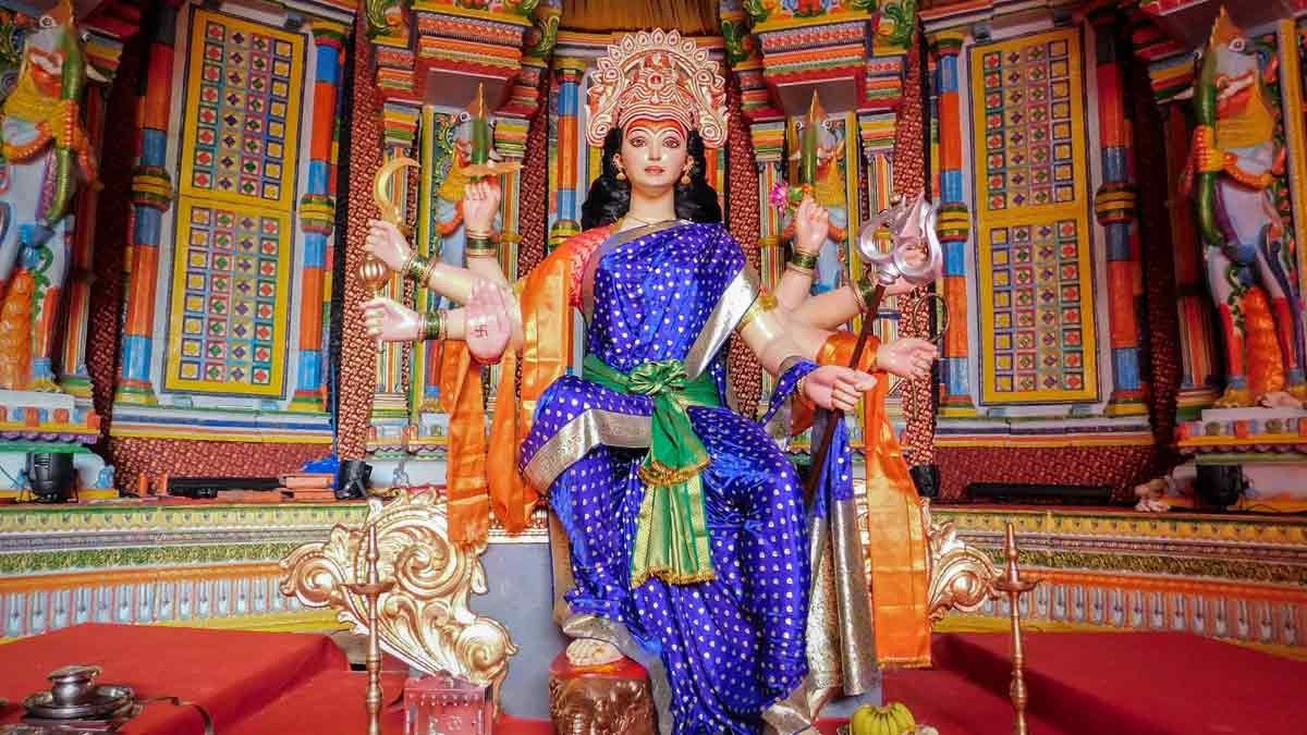 Navratri Puja 2024: घर में मां दुर्गा की कैसी प्रतिमा स्थापित करें? 6