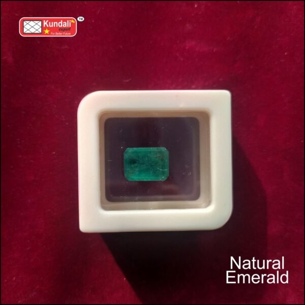 Emerald Gemstone 4.65ct : Benefits of Wearing Panna Stone